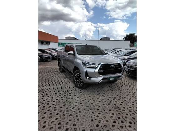 TOYOTA HILUX 2.8 D-4D TURBO DIESEL CD SRX 4X4 AUTOMÁTICO